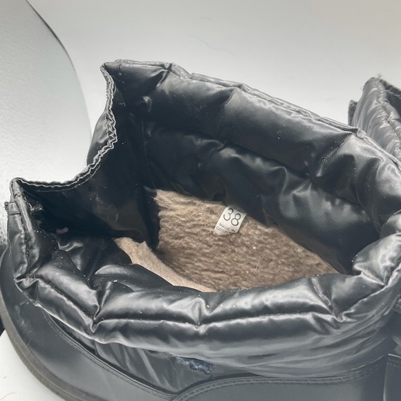 “OLANG” WITH INTEGRATED ICE GRIPS  Black Winter Ankle Boot. - Picture 8 of 15